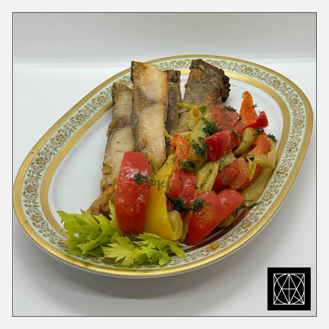 Karpio juostelės su porais ir paprikomis (1 kg)