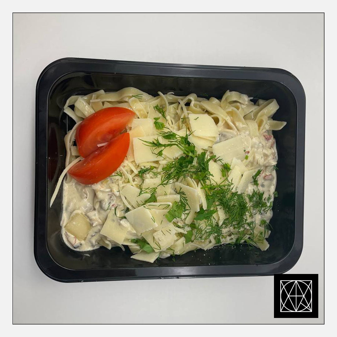 liatelle Carbonara Makaronai Su Vytinta Sonine Pancetta Pekorinu Parmezanu Ir Saldzios Grietinėlės Padazu Mokslininkai