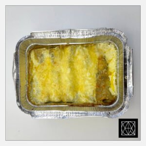 „Cannelloni“ makaronai su kalakutiena, pateikiami su grietinėlės-sūrio padažu