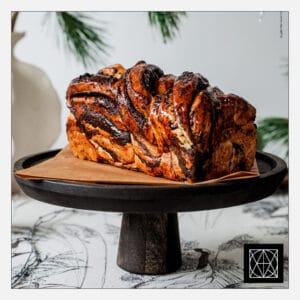 Kalėdinė pynė su aguonomis