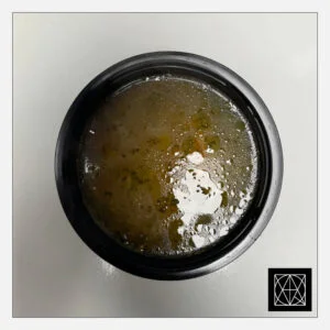 Raugintų kopūstų sriuba, gardinta pavasariniais krapais