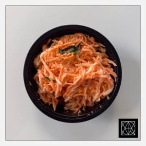 Morkų salotos, gardintos baltaisiais ridikais