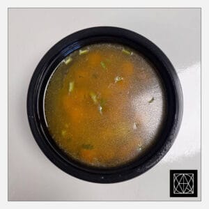 Įvairių pupelių sriuba, paskaninta morkomis